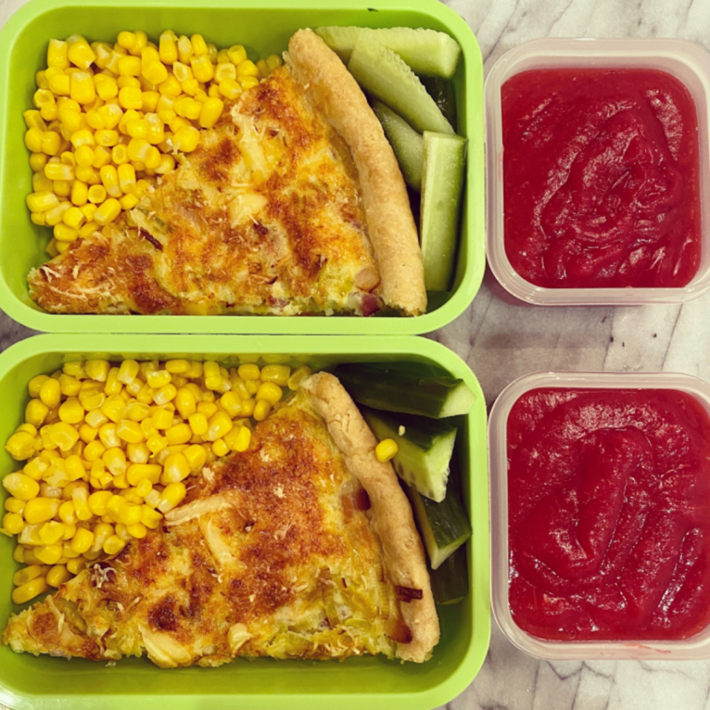 Kids Lunch idea with green beans. Teuko lunchbox community. Thanksgiving foods for kids. Thanksgiving lunch ideas for kids. Thanks giving lunchbox ideas for kids. Cranberry appleasauce.