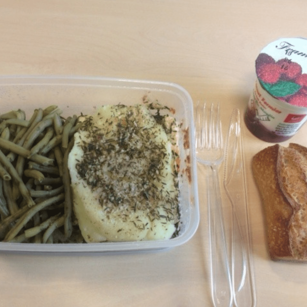 Kids Lunch idea with turkey. Mashed potatoes. Purée, with green beans, and salmon. Teuko lunchbox community. Thanksgiving foods for kids. Thanksgiving lunch ideas for kids. Thanks giving lunchbox ideas for kids.