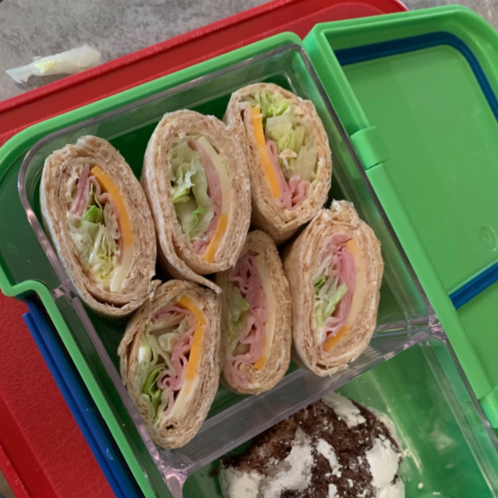 A preK snack box with tortilla wraps. Teuko Lunchbox Community.