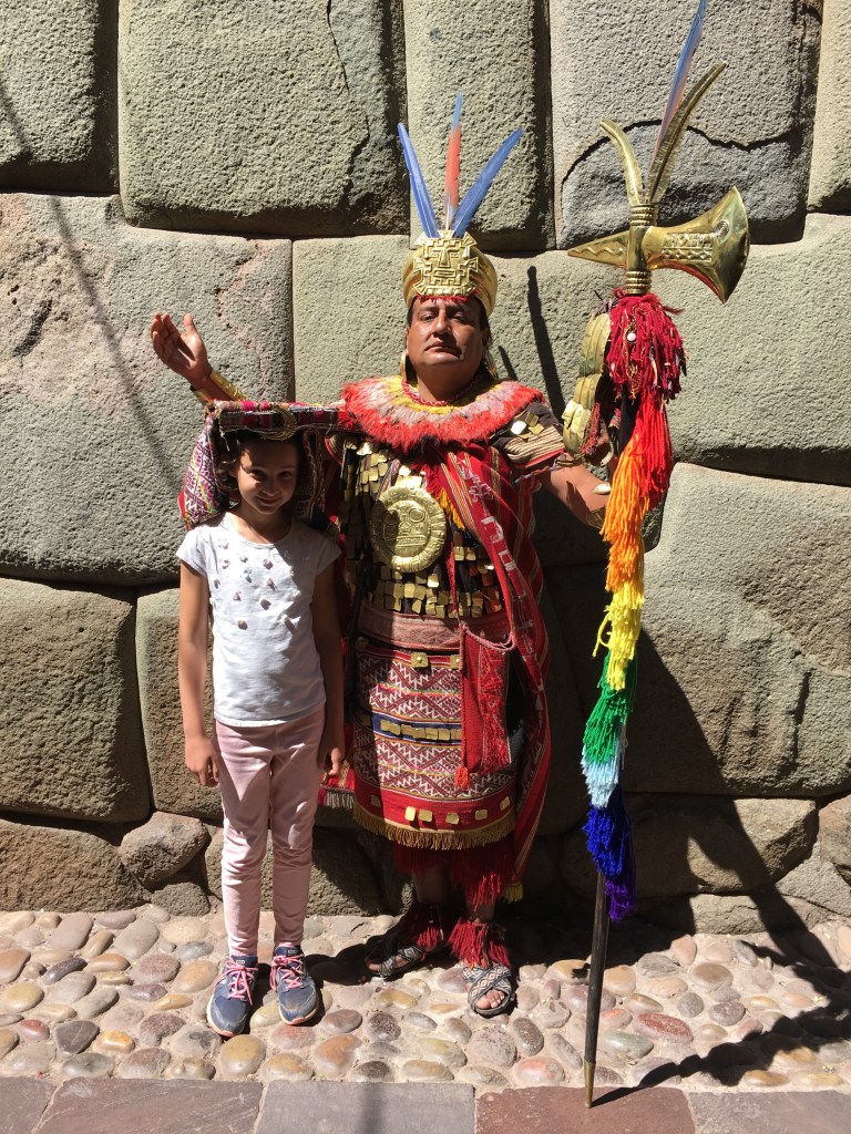 Teuko.com The Lunchbox Community. Hatun Rumiyoc street where you can find the famous Twelve Angled Stone... or Incan emperors of the 21st century!