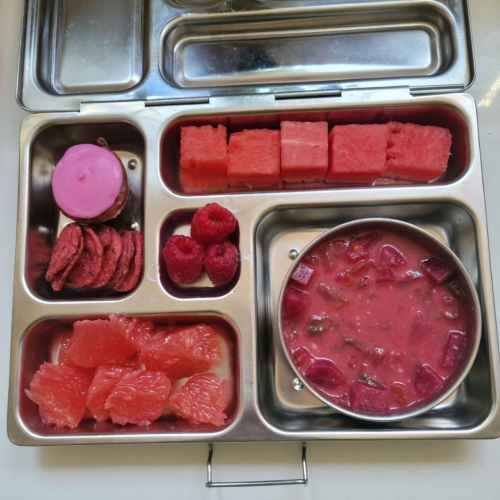Momztries' daughter's Planetbox lunch box, with her favorite color for lunch: red! Look how vibrant the color of the beet soup is! Yum!