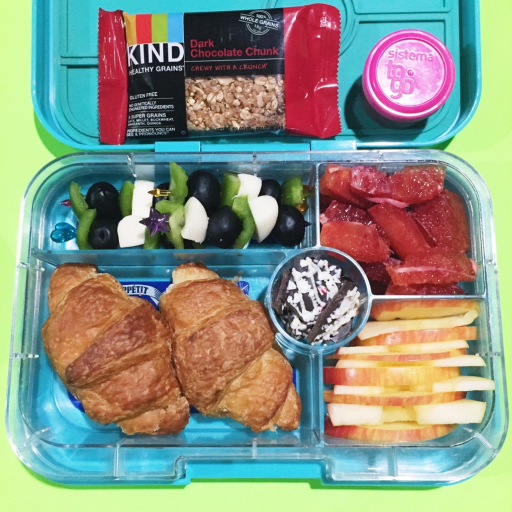 kids' lunch in a bento lunchbox with Kind granola bar for snack