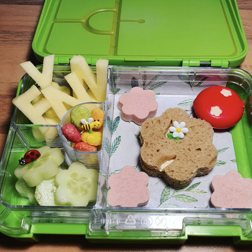 Teuko kids lunchbox ideas with fingers foods cucumber slices by The_lunchbox_diary