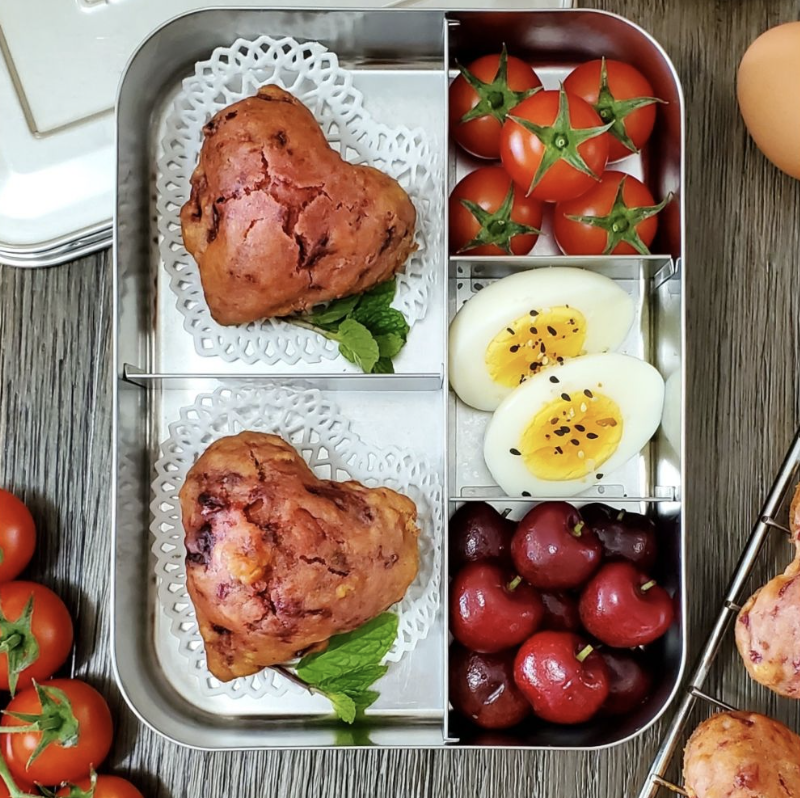 Teuko kids lunchbox ideas with fingers foods mini muffins savory cakes by Kidslunchlove