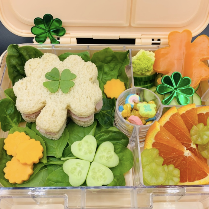 St Patrick's Day lunchbox ideas for kids with Lucky shamrock-shaped sandwich by Kidscantwaitforlunch on Teuko