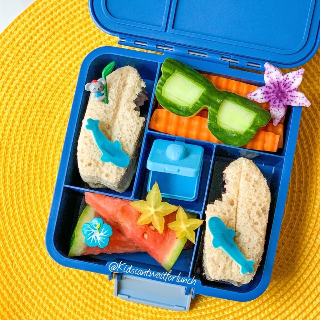 Jaws and other sharks in bento lunchbox for kids on Teuko.com