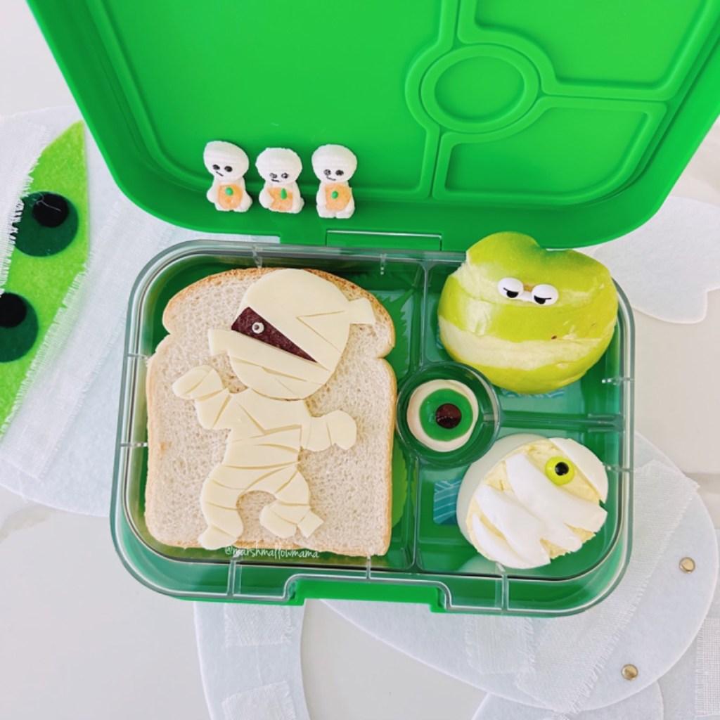 Mummy Halloween Lunchbox idea for kids shared on Teuko