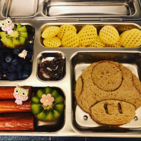 Super Mario's toad sandwich for a delicious and fun kids lunchbox