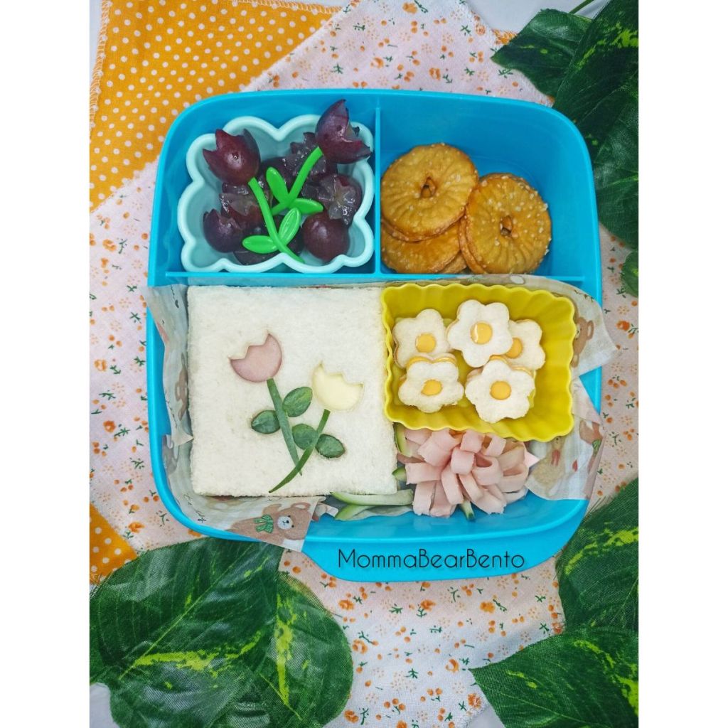 Cute sandwich with flowers for kid's lunchbox