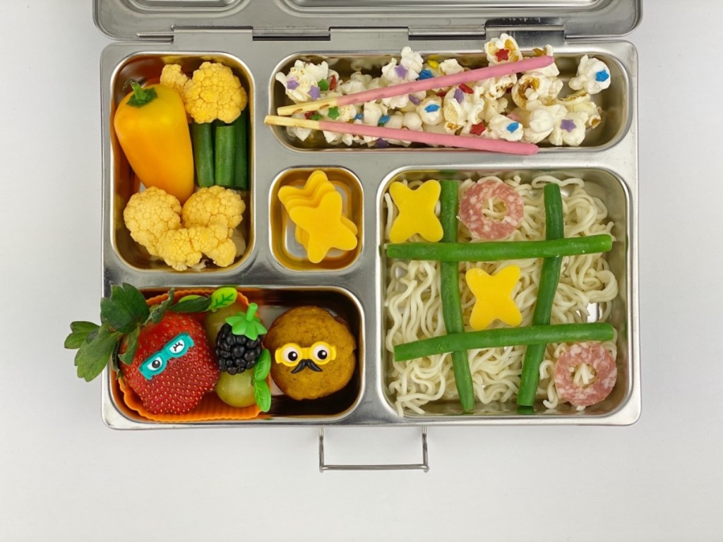 Edible tic tac toe in a Planetbox lunchbox